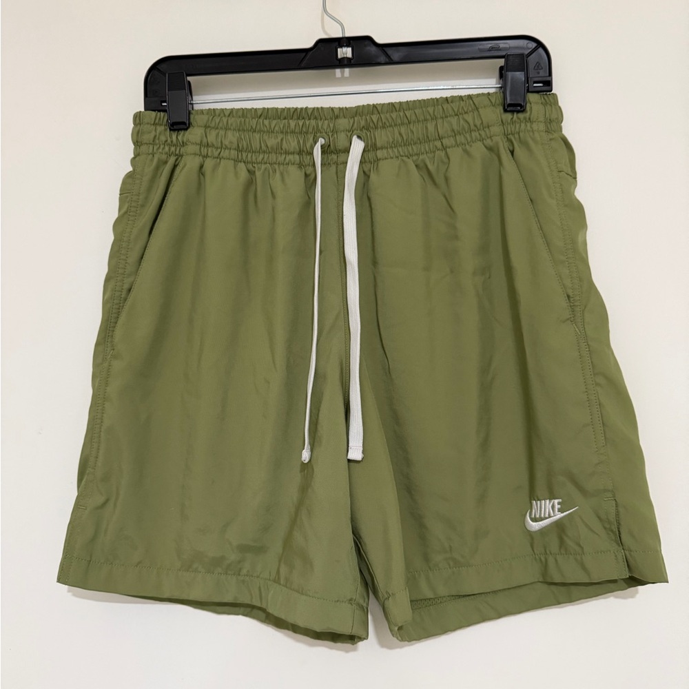 💥💥 Nike Men's Sage Green Athletic Shorts! 💥💥